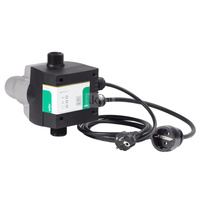 HiControl 1-EK elektronicznie sterowany czujnik ciśnienia i przepływu z zabezpieczeniem przed suchobiegiem i przepływem zwrotnym. Dodatkowo kabel podłączeniowy 2,5 m z wtyczką ze stykiem ochronnym i gniazdkiem do podłączenia pompy.